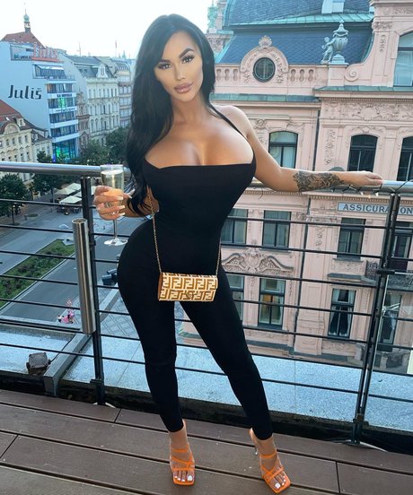 Chloe Love_ free star galleries