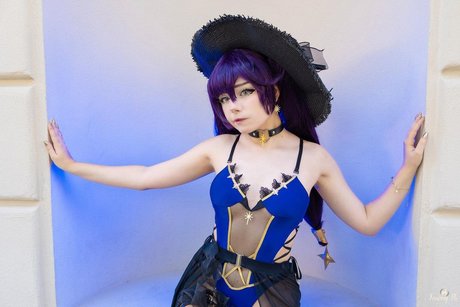 Little Giuli model photo