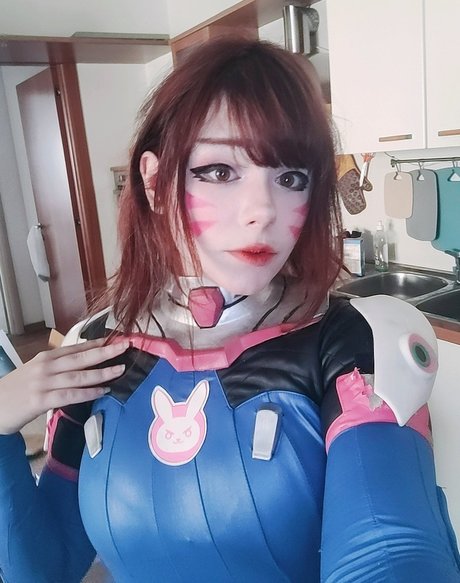 Little Giuli erotic pornstar pics