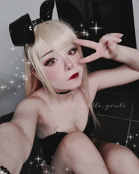 Little Giuli model art photo