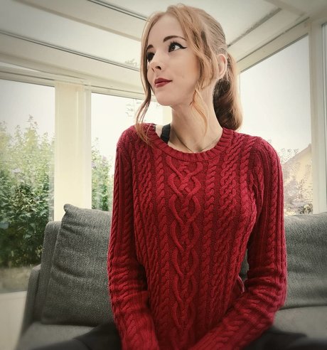 Nekuma_ erotic model picture