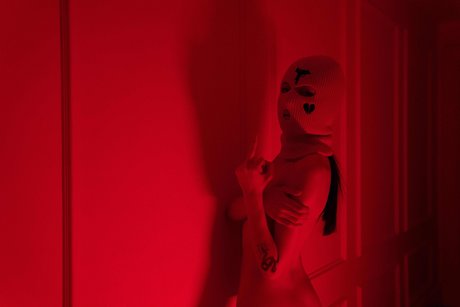 Sinem_ star high quality images