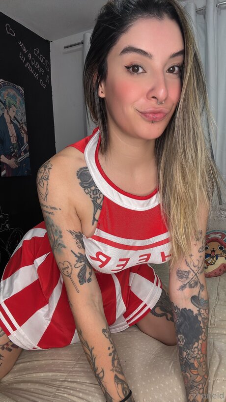 Chaneld hot actress img