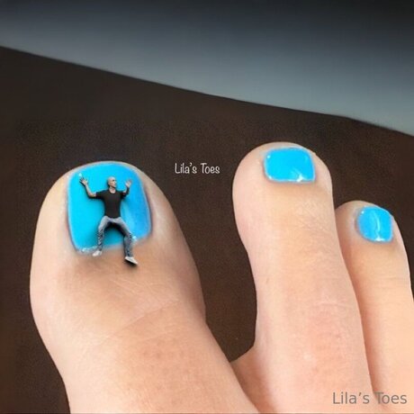 Lilas Toes exclusive actress pics