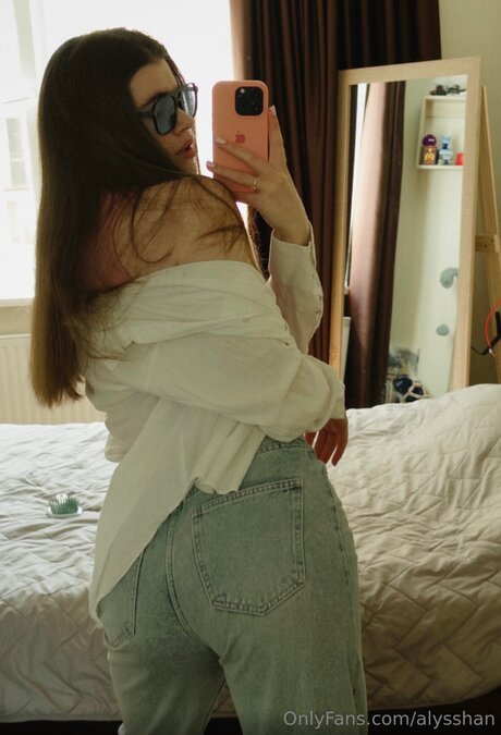 Alysshan pornstar naked photos