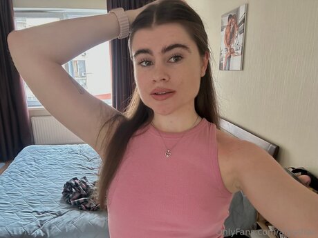 Alysshan free model pic