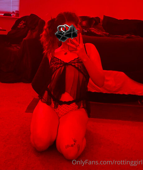 Unholyvii model sexy img