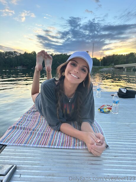 Evesfeet123 star pornographic gallery