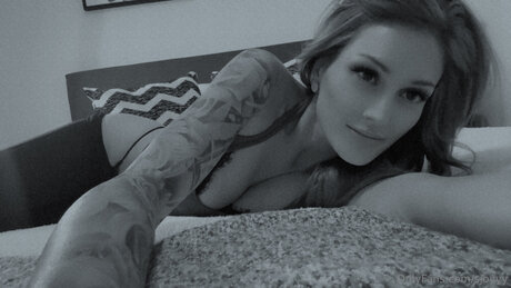 Sjoyyy model nude pics