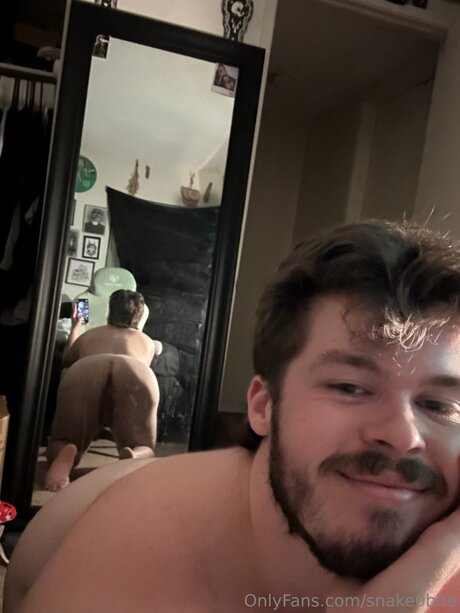 Snake0bite pornographic star img