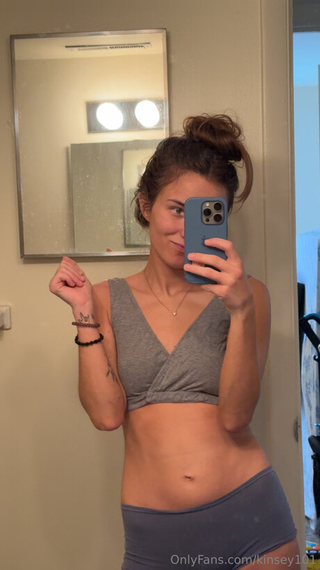 Kinsey101 pretty model picture