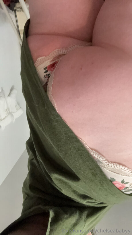 Chelseababyy model top picture