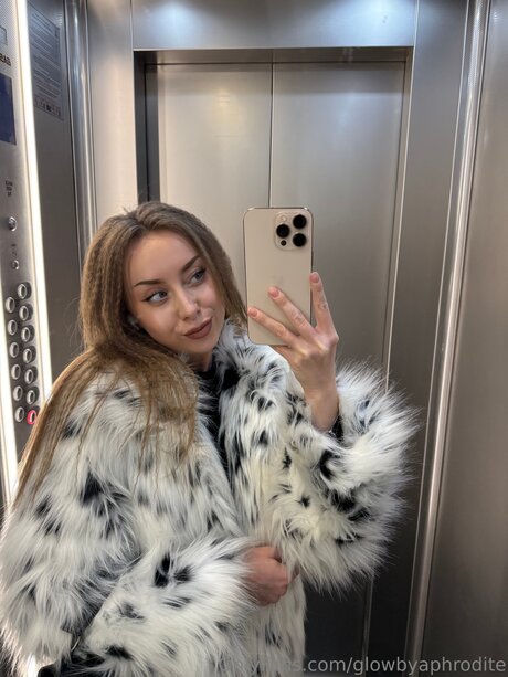 Glowbyaphrodite actress image