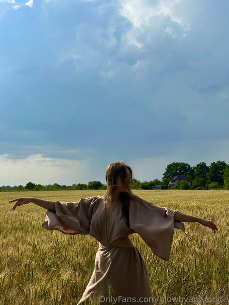 Glowbyaphrodite art pornstar pic