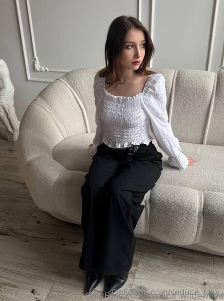 Seduce Roxy free actress galleries