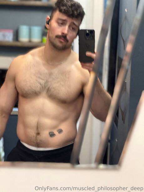 Muscled Philosopher Deep naked actress image