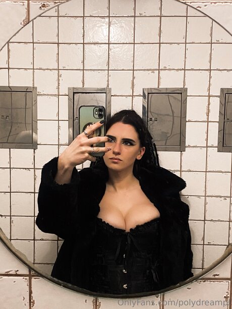 Polydreampl pornstar high quality pic