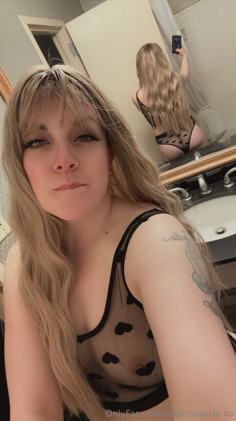 Yourmiracle Xo art actress pics