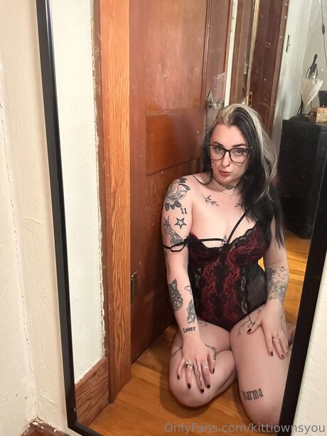 Kittiownsyou pornstar free image