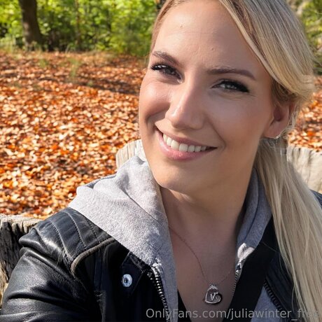 Juliawinter Free naked star pic