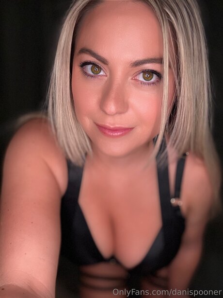 Dani Spooner star pretty img