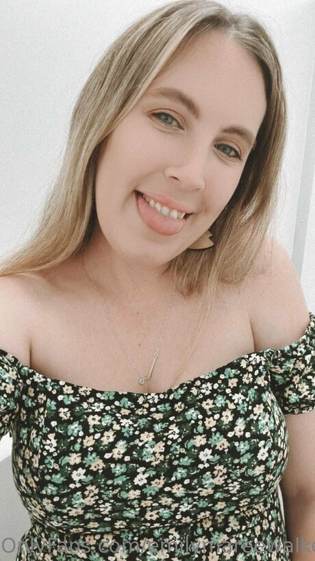 Emilymareewalker perfect pornstar img