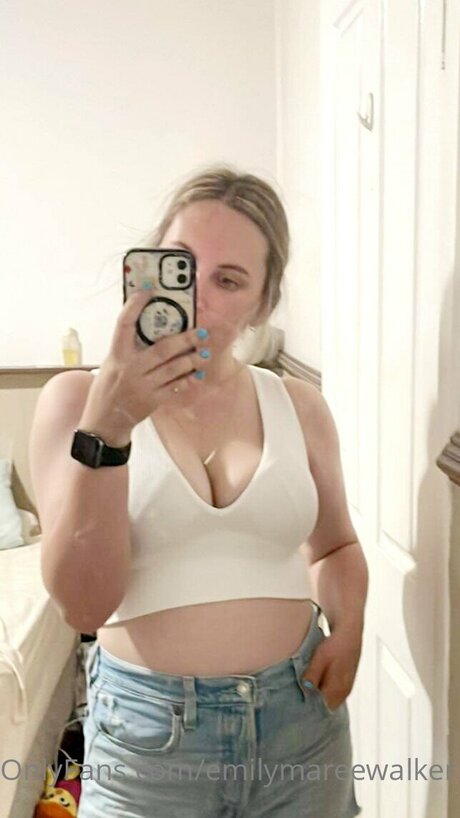 Emilymareewalker naked actress image