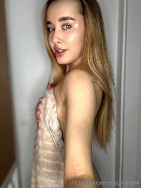 July Secrettt hd model pic