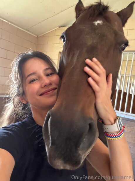 Gunplameli beautiful actress pictures