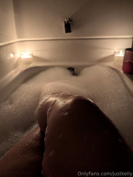 Justkelly adult model image