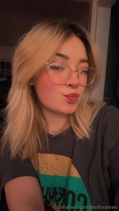 Theflorafawn star sex picture