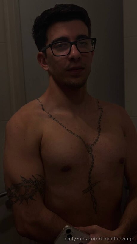 Kingofnewage model naked pictures