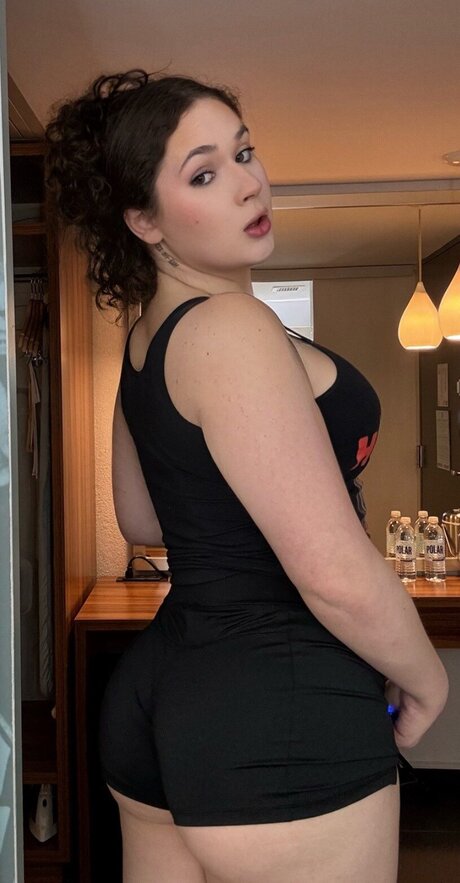 Onlytsvalencia pornstar adult photo