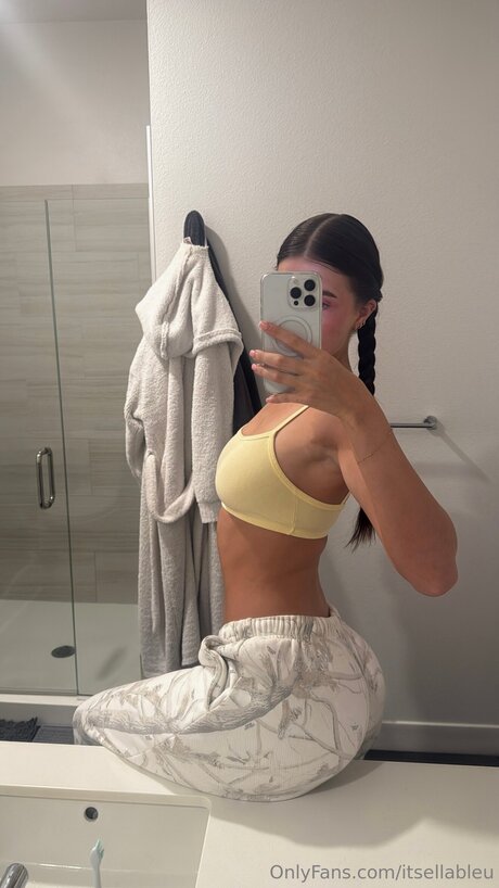 Itsellableu exclusive pornstar photos