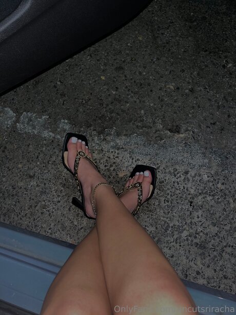 Uncutsriracha model exclusive pic