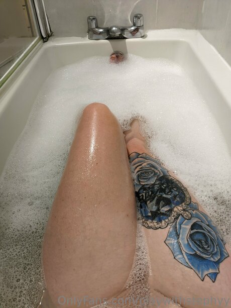 Frankyy B sex actress archive