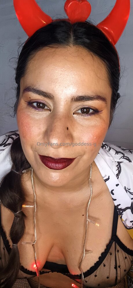 Goddess G porn model pic