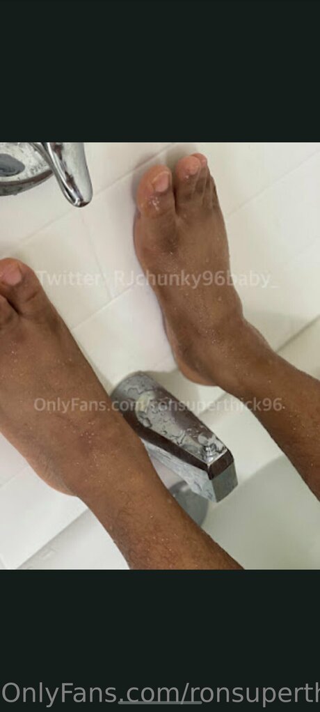 Ronsuperthick96 hot model image