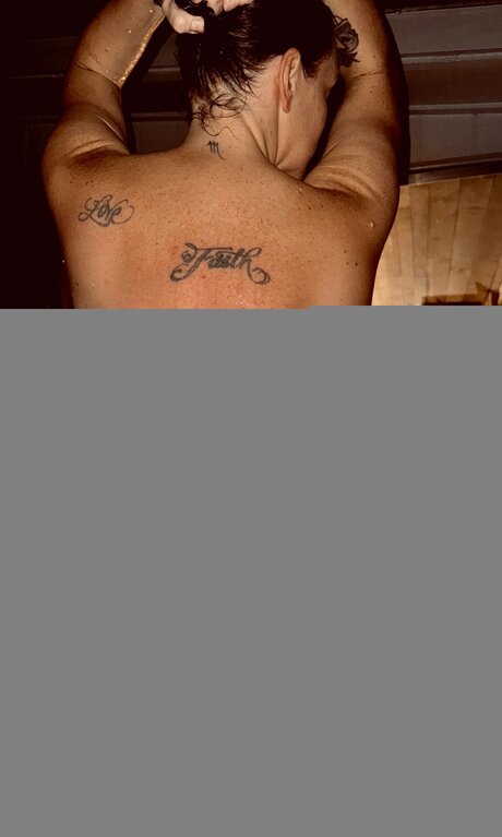 Kristalkrush naked pornstar image