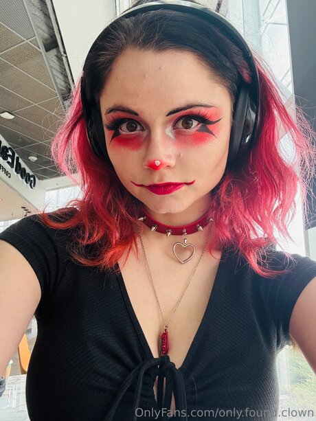 Only Found Clown model top picture