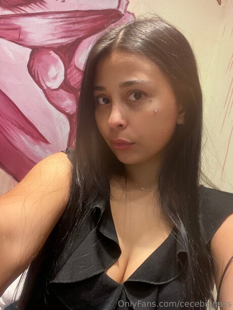 Cecebiggass sexy model photo