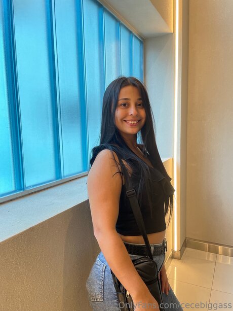 Cecebiggass model hd photo