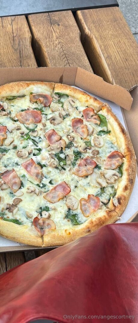 Angescortney star perfect photo