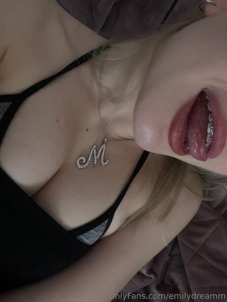 Emilydreamm hd actress image