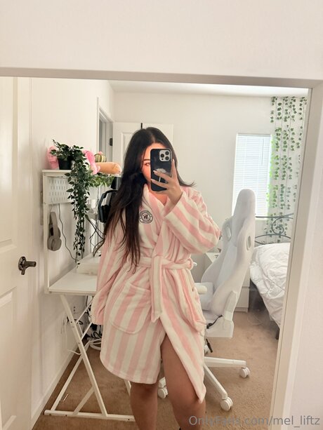 Mel Koneko beautiful model photo