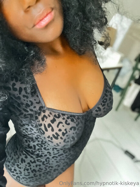 Hypnotik Kiskeya pornstar art images