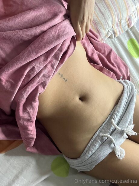 Cuteselina hot star picture