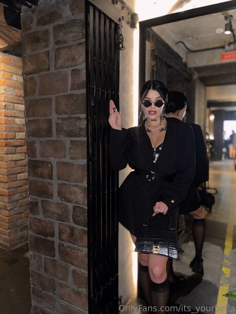 Bellasohot model nude images