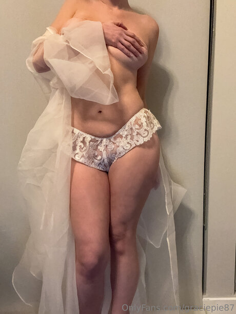 Graciepie87 high quality actress galleries