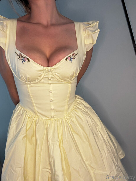 Graciepie87 adult model pics